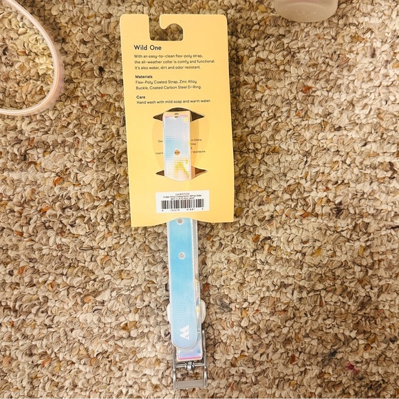 Wild One Dog Leash, Small Collar Poop Bag Carrier in Beautiful Iridescent NEW - Picture 9 of 9